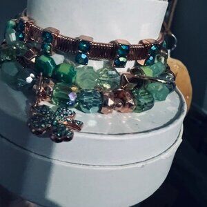 LUCKY GREEN CLOVER STACK